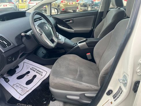 Used 2015 Toyota Prius Three image 10