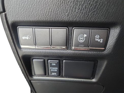 Used 2015 INFINITI QX80 4WD w/ Limited Package image 39