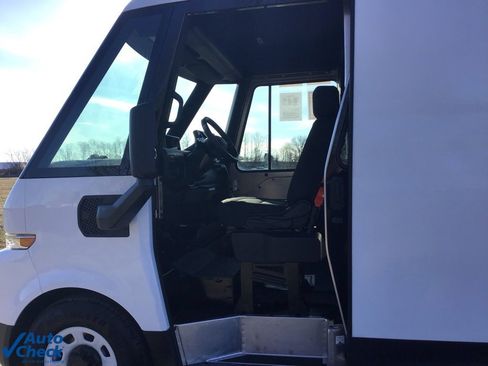 Used 2024 Chevrolet Brightdrop 600 w/ Commercial Equipment Package image 12