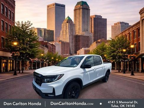 Used 2025 Honda Ridgeline Black Edition image 3
