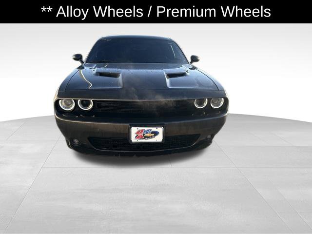 Used 2023 Dodge Challenger SXT w/ Blacktop Package AWD/4WD image 2