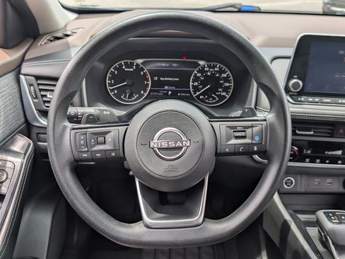 Used 2023 Nissan Rogue SV FWD image 23