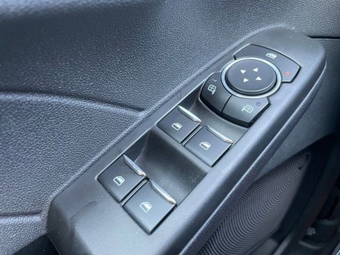 Used 2022 Ford Escape SE image 24