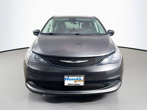 Used 2023 Chrysler Voyager LX FWD image 2