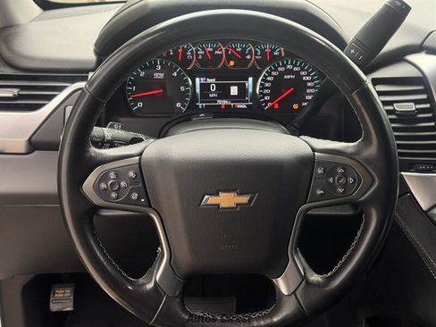 Used 2019 Chevrolet Suburban LT w/ Luxury Package RWD image 42