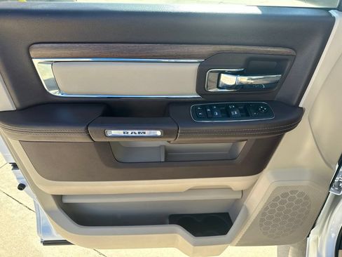 Used 2018 RAM 1500 Laramie w/ Convenience Group AWD/4WD image 17