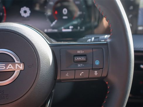 Used 2025 Nissan Kicks SR image 13