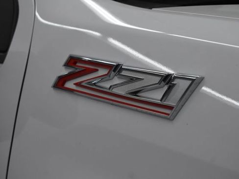 Used 2024 Chevrolet Silverado 2500 LT image 12