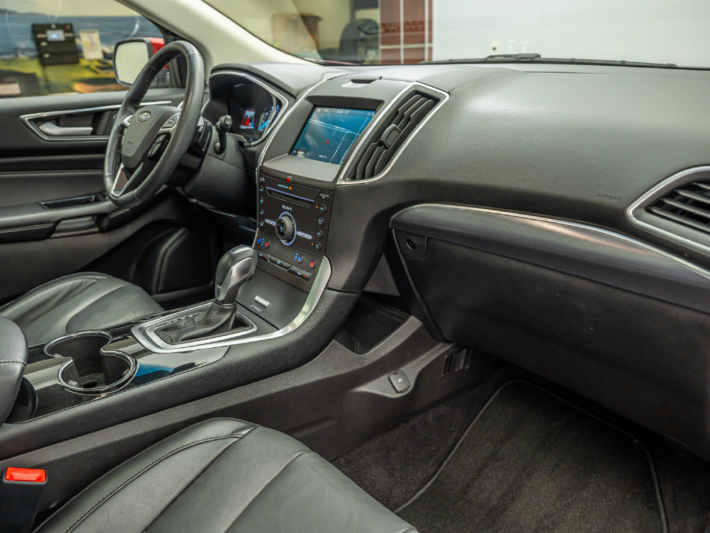 Used 2016 Ford Edge Titanium w/ Equipment Group 301A AWD/4WD image 37