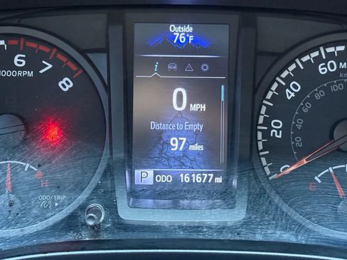 Used 2020 Toyota Tacoma SR image 27