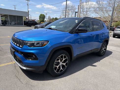 Used 2024 Jeep Compass Limited AWD/4WD image 4