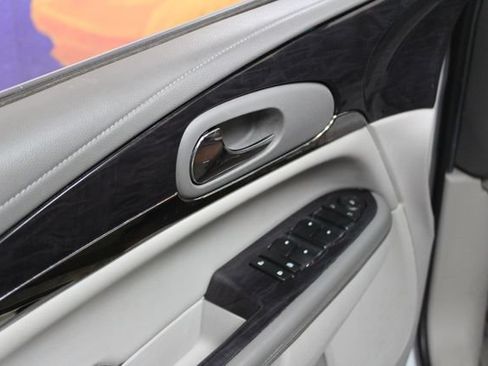 Used 2017 Buick Enclave Convenience FWD image 13