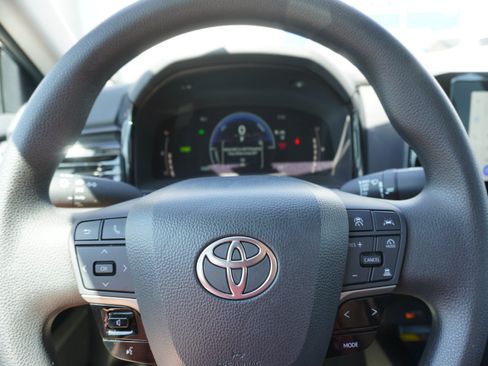 Used 2026 Toyota Camry LE FWD image 22