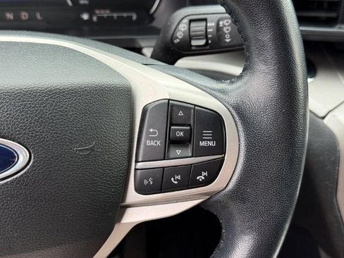 Used 2023 Ford Explorer XLT w/ Equipment Group 202A AWD/4WD image 35