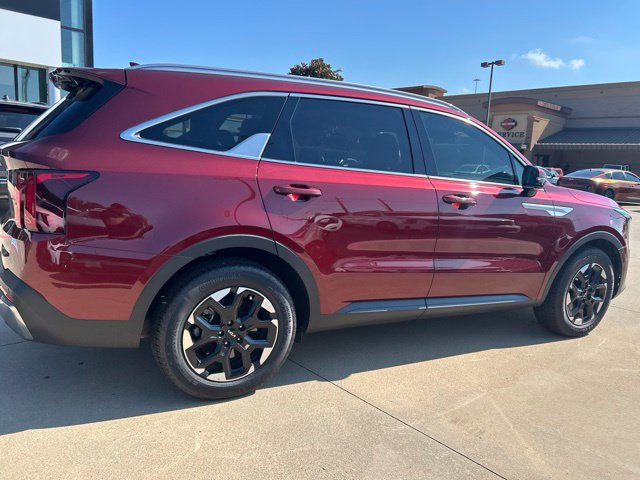 Used 2025 Kia Sorento S w/ Panoramic Sunroof Package FWD image 13