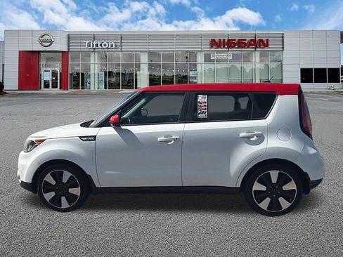 Used 2017 Kia Soul + w/ Designer's Package FWD image 4