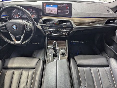 Used 2022 BMW 530i w/ Premium Package image 6