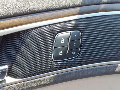 Used 2017 Lincoln MKZ Select w/ Select Plus Package FWD image 11
