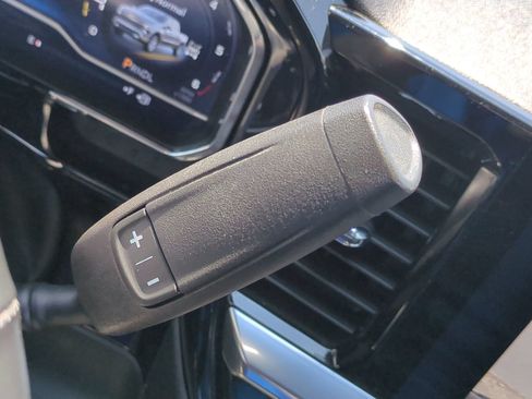 Used 2023 Chevrolet Silverado 1500 LT AWD/4WD image 26