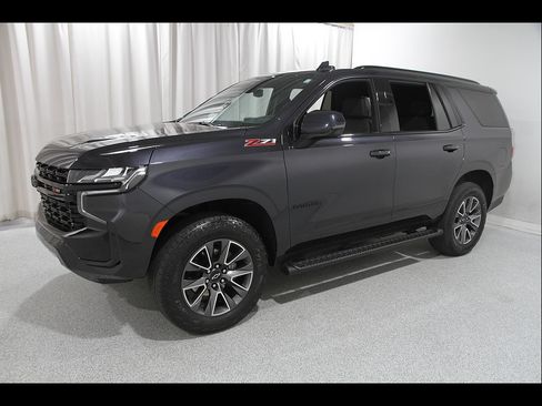 Certified 2024 Chevrolet Tahoe Z71 w/ Luxury Package AWD/4WD image 3
