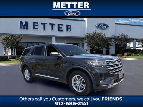 Used 2025 Ford Explorer Active RWD image 1