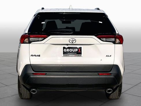 Used 2025 Toyota RAV4 XLE FWD image 5