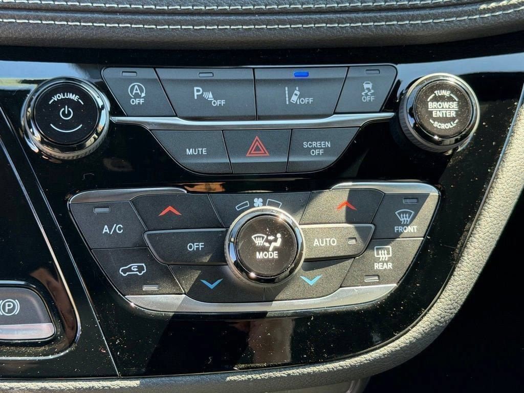 New 2026 Chrysler Pacifica Select w/ S Appearance Package FWD image 21