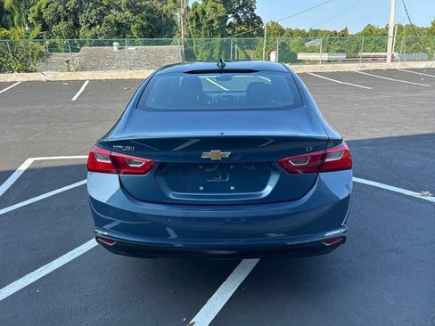Used 2025 Chevrolet Malibu LT FWD image 3