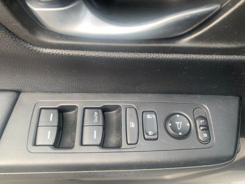 Used 2023 Honda CR-V LX image 14