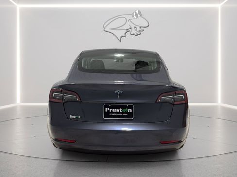 Used 2023 Tesla Model 3 Standard Range image 4
