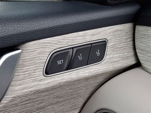 Used 2023 Hyundai Palisade Calligraphy image 24