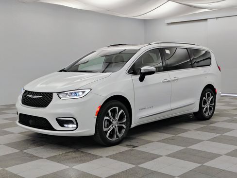 New 2026 Chrysler Pacifica Pinnacle AWD/4WD image 7