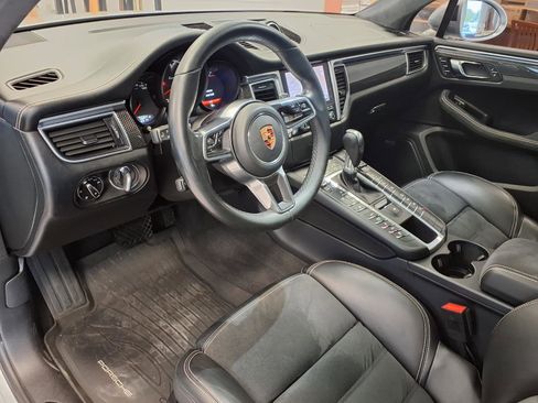 Used 2018 Porsche Macan Turbo AWD/4WD image 20