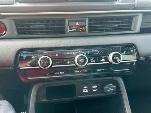 Used 2023 Honda Pilot Elite image 16