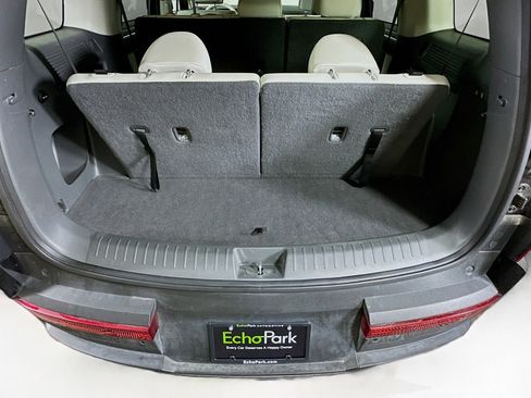 Used 2025 Hyundai Santa Fe SEL FWD image 29