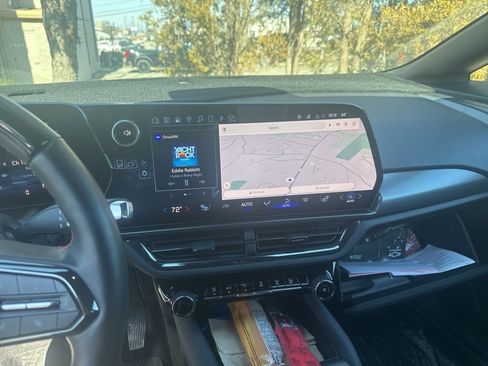 Used 2024 Chevrolet Equinox EV RS image 13