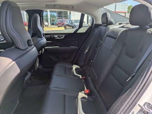 Used 2024 Volvo S60 B5 Core FWD image 12