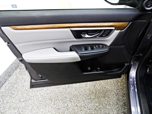 Used 2017 Honda CR-V Touring image 7