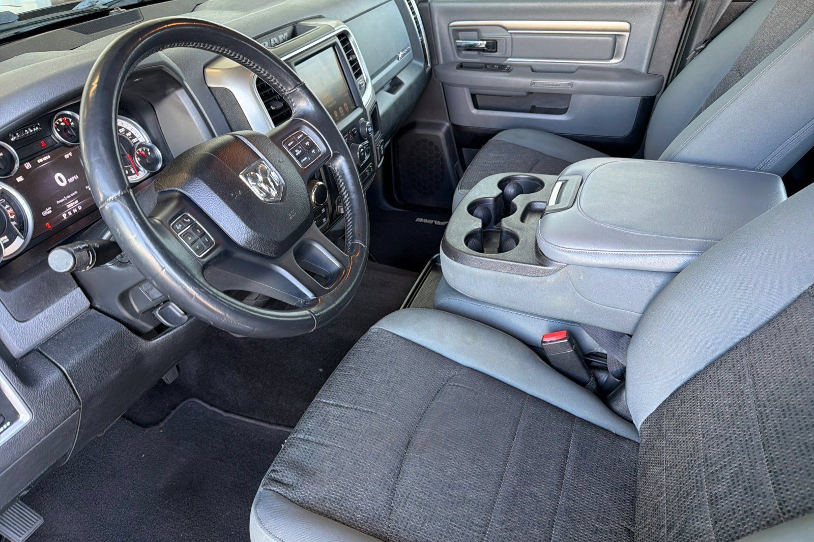 Used 2016 RAM 1500 SLT AWD/4WD image 9