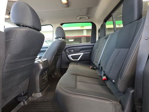 Used 2018 Nissan Titan SV w/ SV Convenience Package AWD/4WD image 26