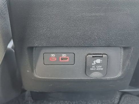 Used 2022 Nissan Frontier SV AWD/4WD image 15