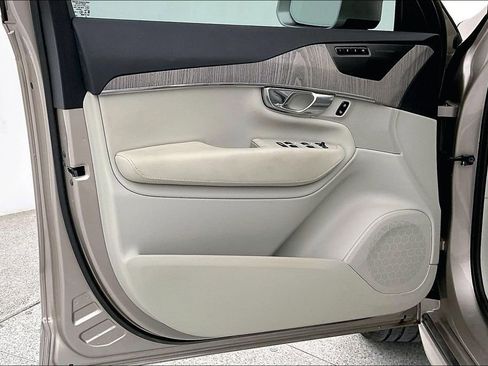 Used 2023 Volvo XC90 B6 Plus w/ Protection Package Premier image 24