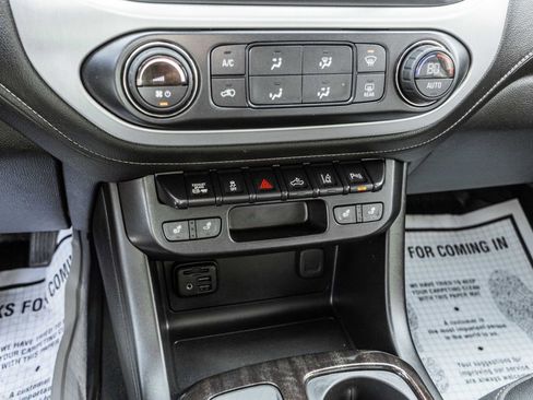 Used 2019 GMC Canyon SLT image 8