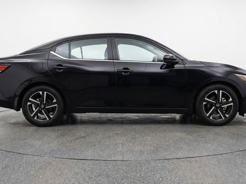 Used 2025 Nissan Sentra SV FWD image 8