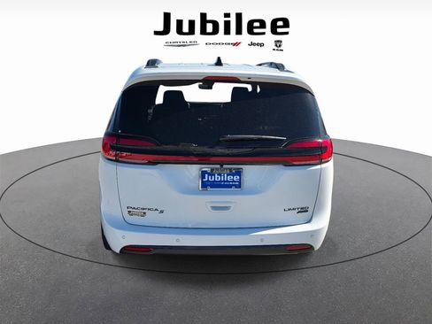 New 2026 Chrysler Pacifica Limited w/ Uconnect Theater Family Group AWD/4WD image 3