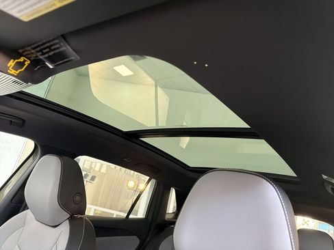 New 2026 Volkswagen Tiguan SE R-Line FWD image 16