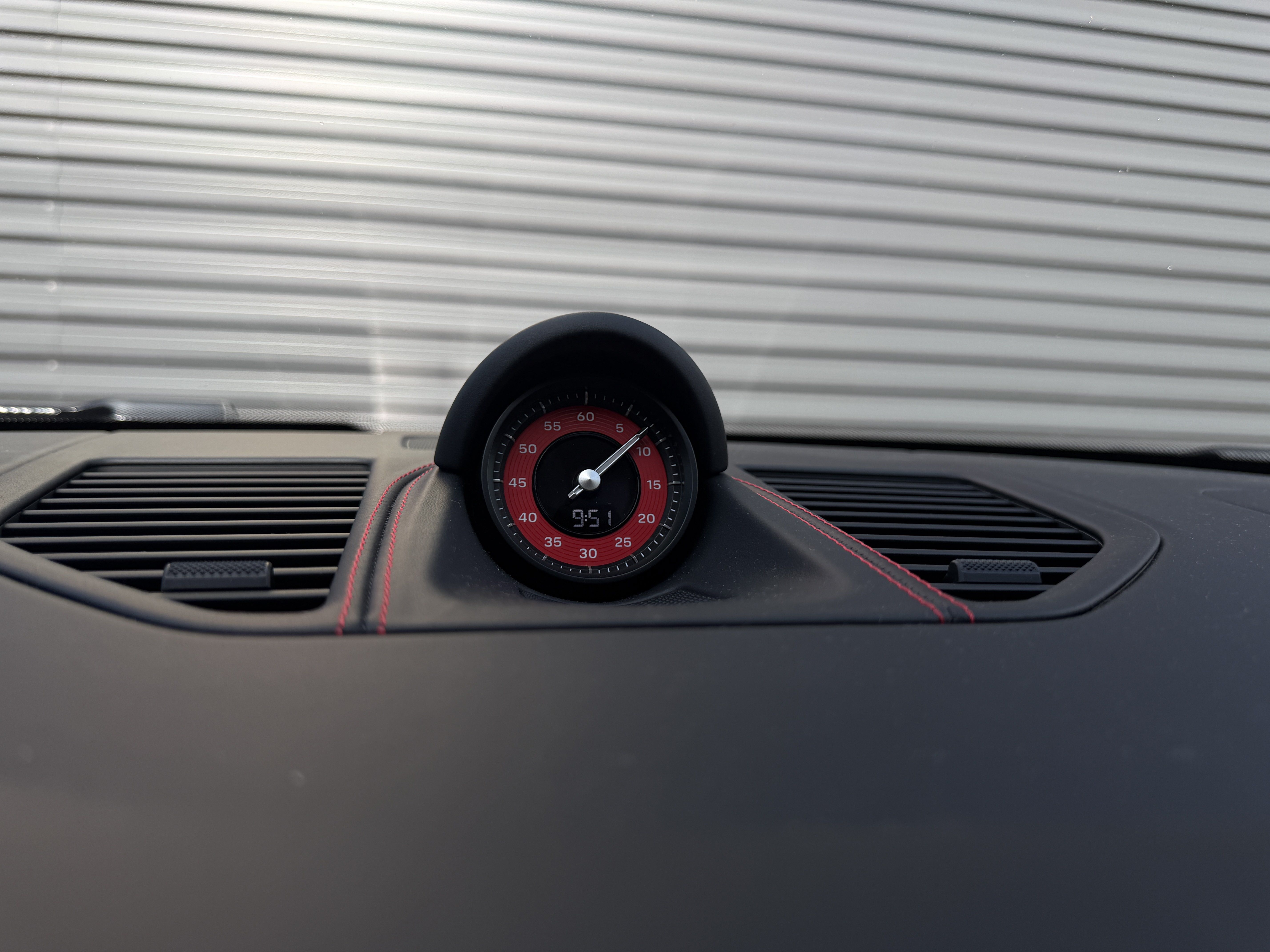 Certified 2025 Porsche 911 Carrera GTS RWD image 27