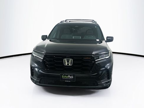 Used 2024 Honda Pilot TrailSport image 2