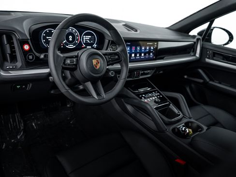 Certified 2026 Porsche Cayenne AWD/4WD image 4