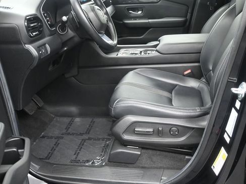 Used 2025 Honda Pilot Touring image 10